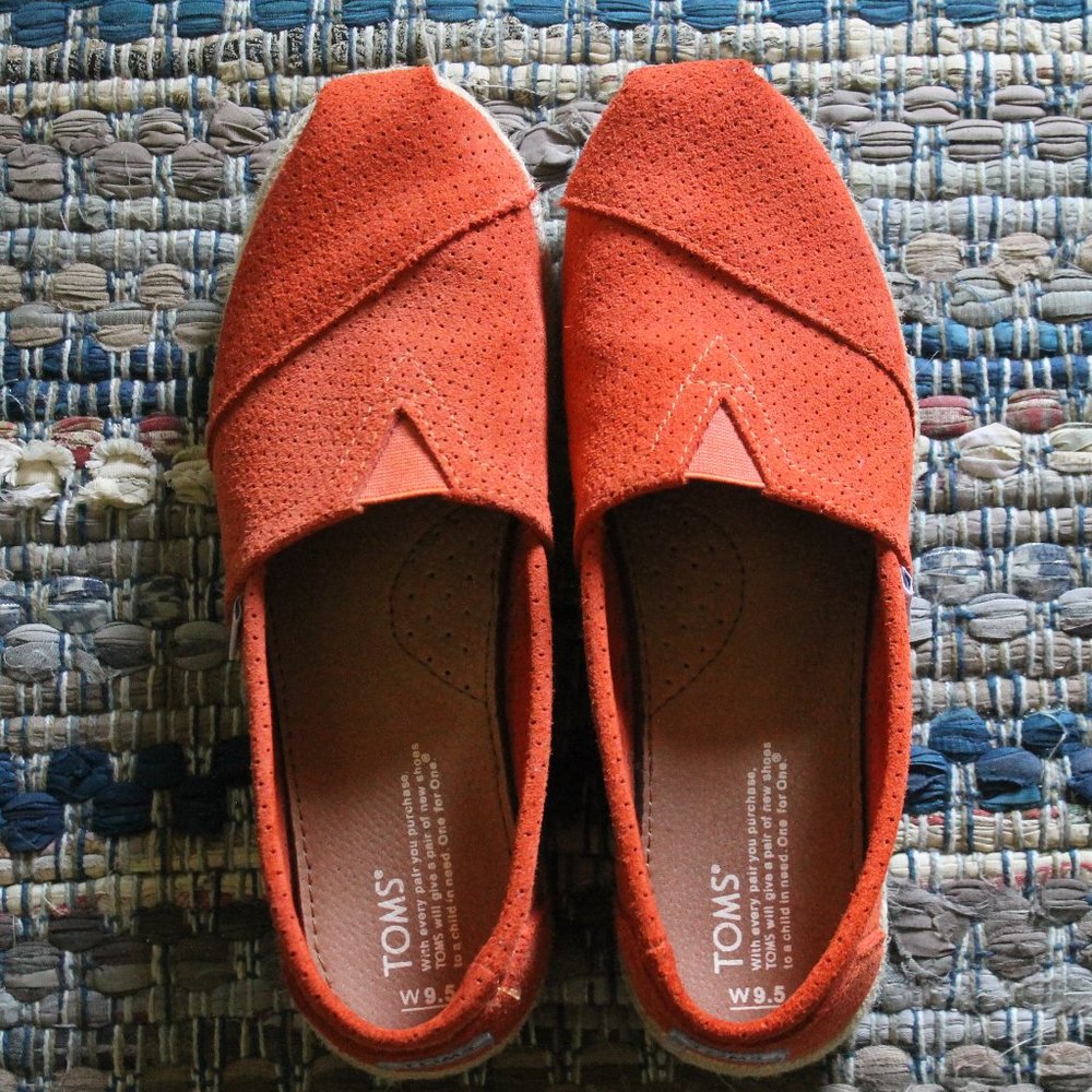 Orange Toms